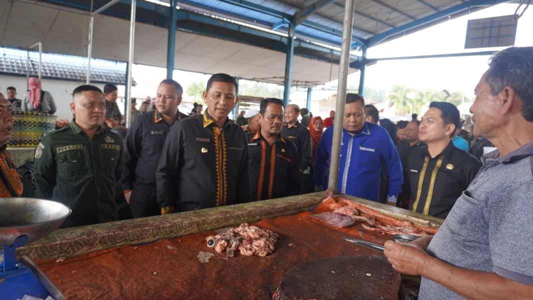 Pj Bupati Gayo Lues Sidak Pasar, Masyarakat Sampaikan Keluhan dan Masukan