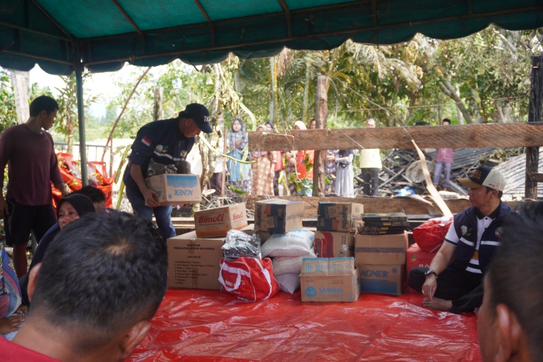 Pemerintah Daerah Berikan Bantuan Masa Panik Kepada Korban Kebakaran