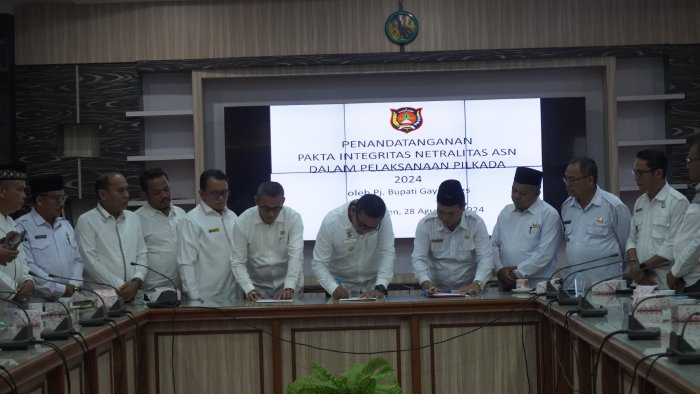 Pastikan Netralitas ASN Dalam Pilkada 2024 : Pemkab Gayo Lues Hingga Perangkat Desa Tanda Tangan Pakta Integritas